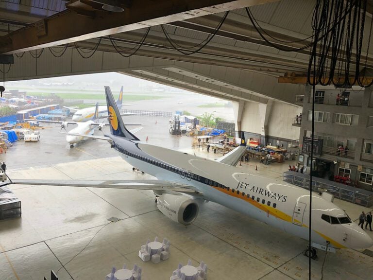 9W 737 Max