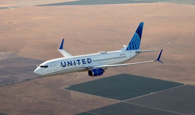 737 8 scaled