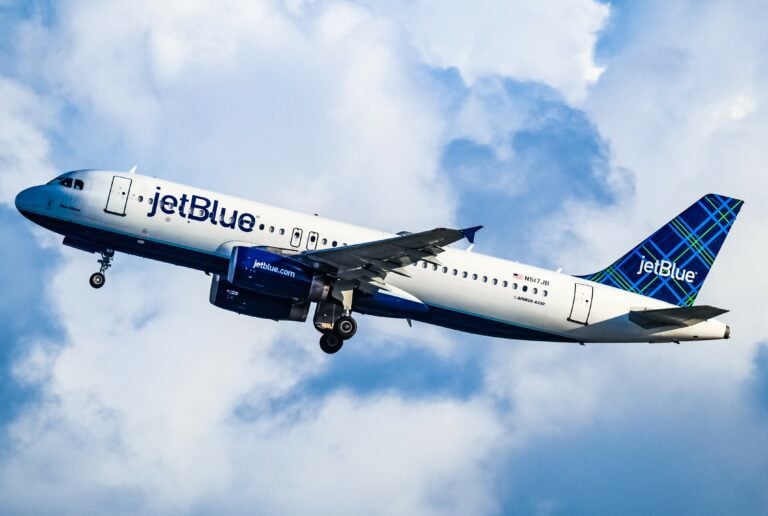JetBlue A320 Flight scaled