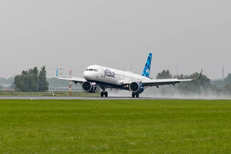 jetblue AMS