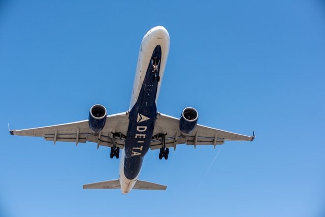 Delta jet