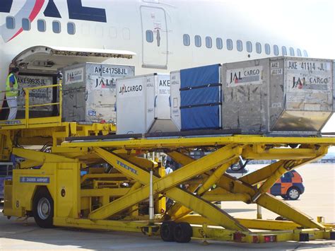 jal freight loading